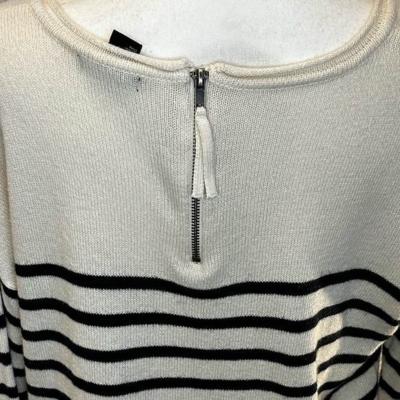 Stripped Sweater - Picture 2 of 3